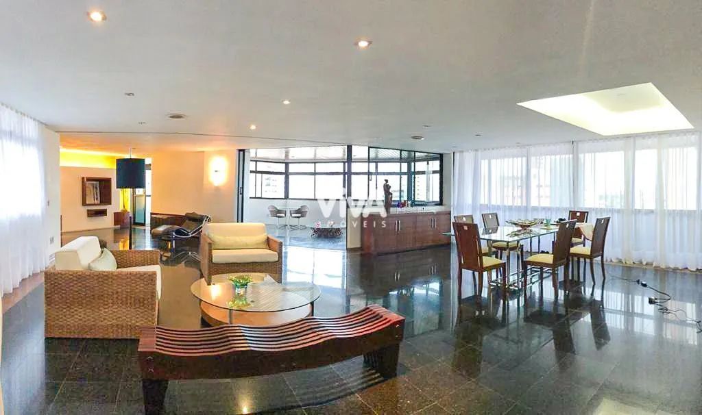 Apartamento com 3 quartos - Meireles