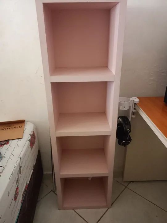 Estante de 4 prateleiras rosa