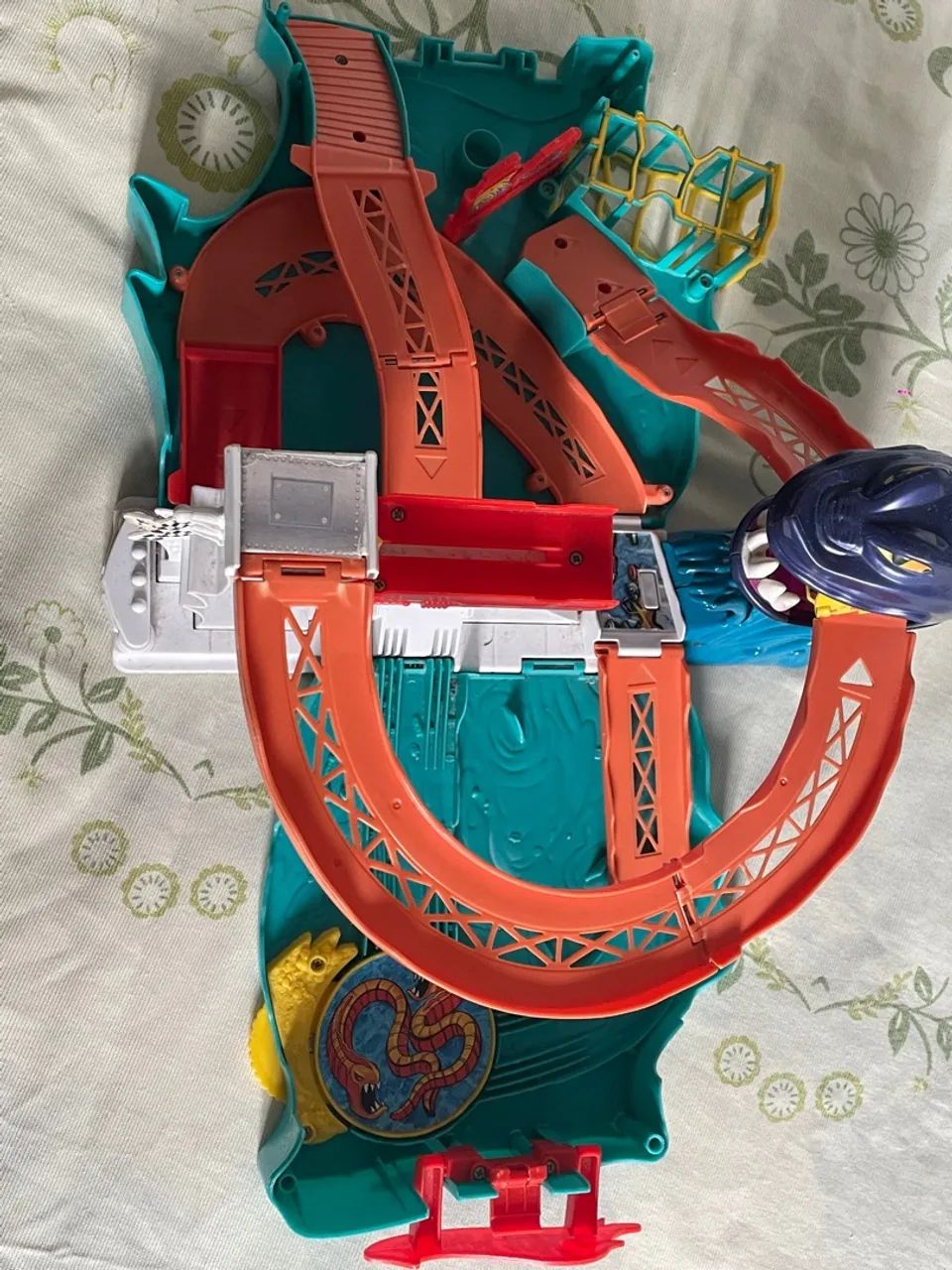 Playset Hot Wheels com Rampa e Shark Attack - Foto 5