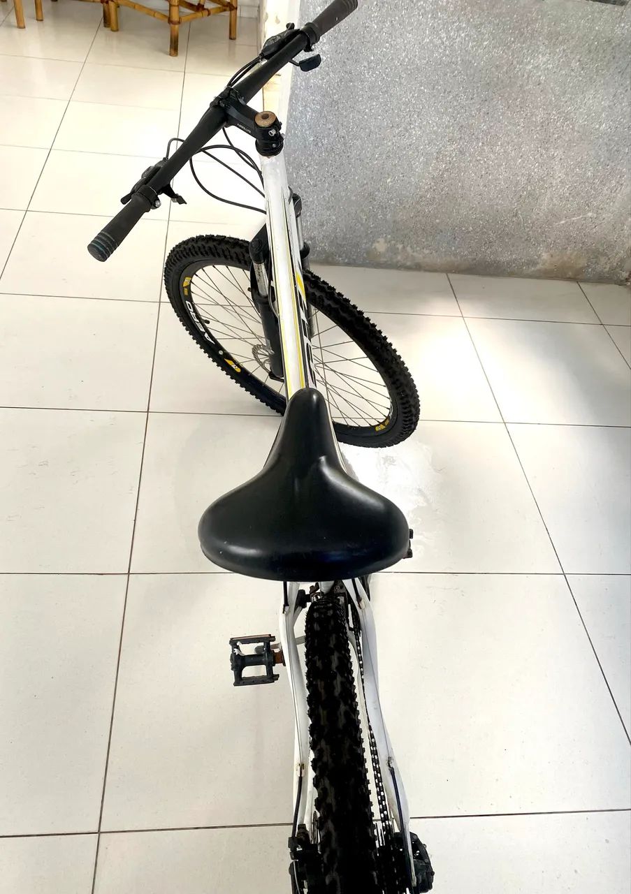 Bike aro 29-usada poucas vezes, perfeita para passeios  - Foto 4