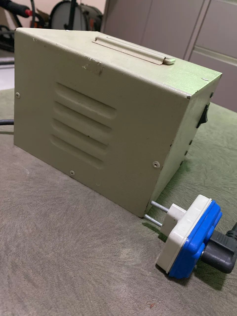 Vendo estabilizador Audiofix potência 1050w entrada 220 saída 110V - Foto 2