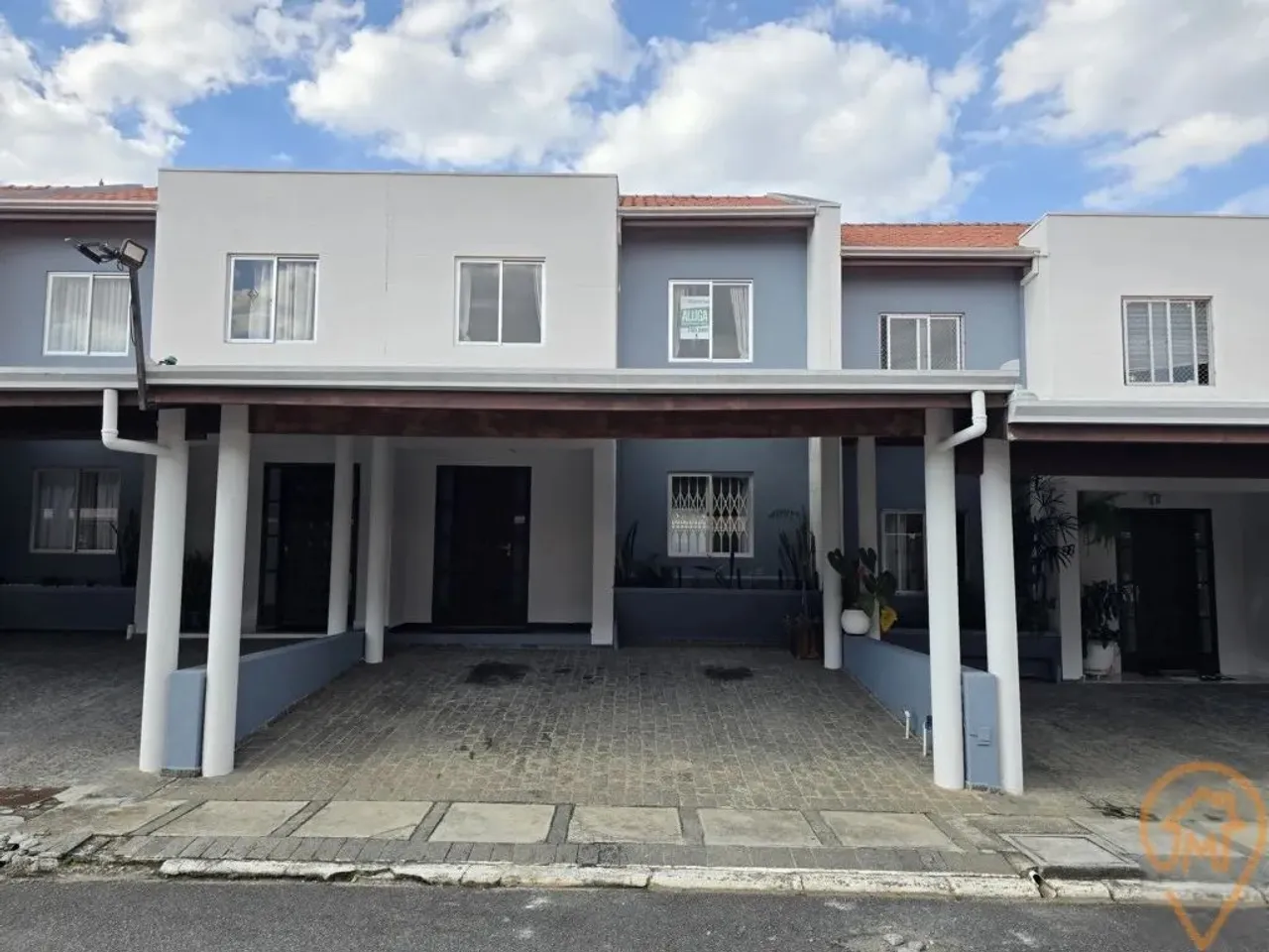 Sobrado com 3 quartos para alugar por R$ 2800.00, 81.00 m2 - BOQUEIRAO - CURITIBA/PR