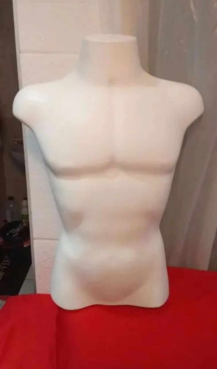 Manequim Masculino para Loja de Roupas