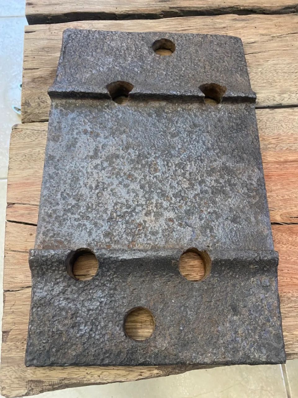 Chapa de ferro de dormente de trem