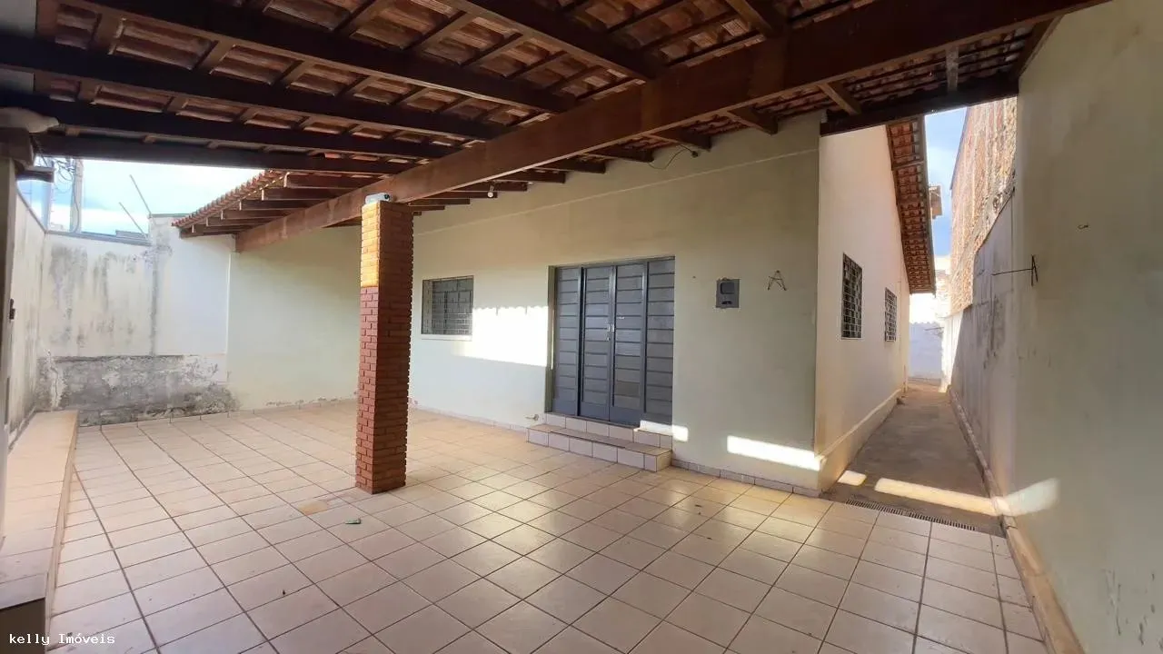Casa para Venda em Presidente Prudente, Vila Boscoli, 2 dormitórios, 1 banheiro, 2 vagas