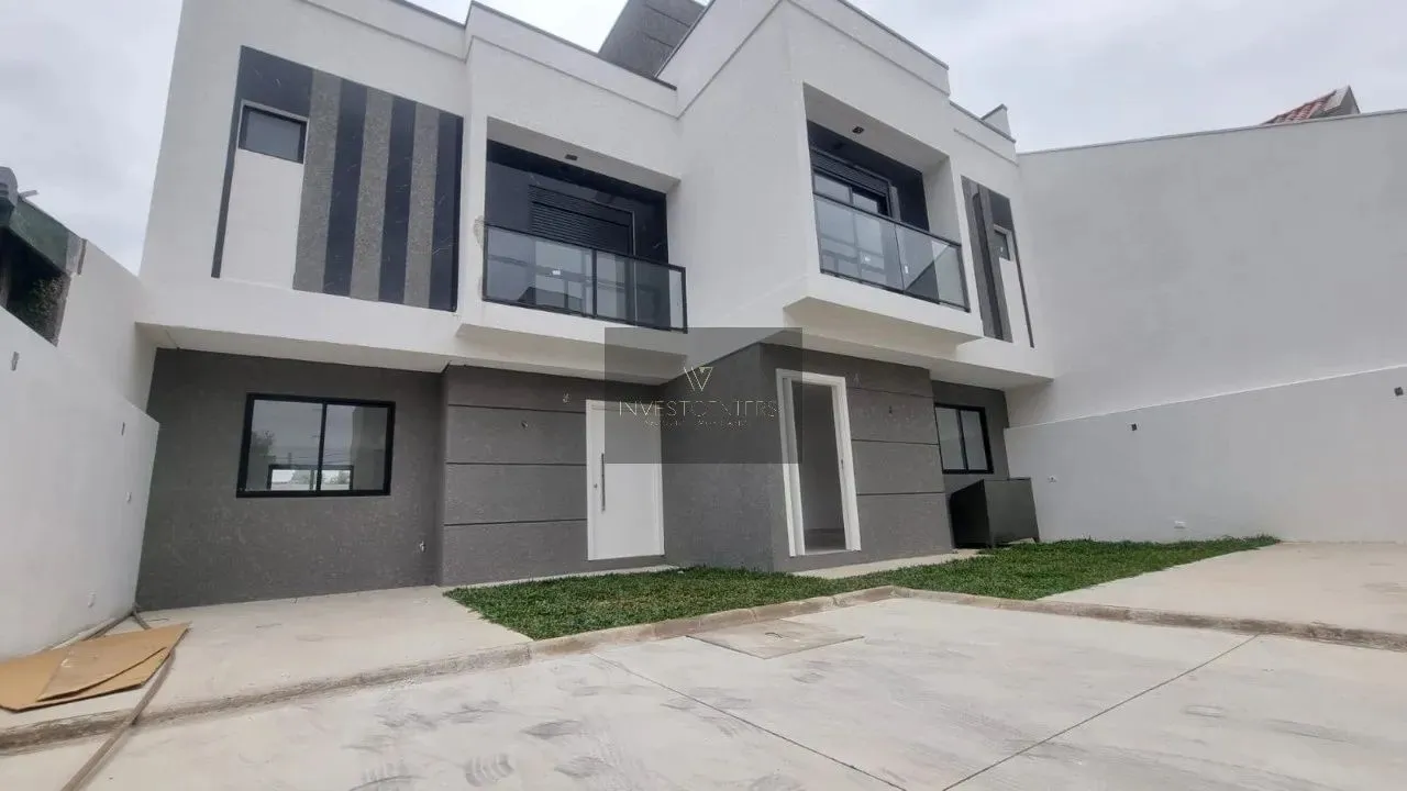 Sobrado Novo à venda em Curitiba-PR, no bairro Portão! 3 quartos, 1 suíte, 2 salas, 3 banh