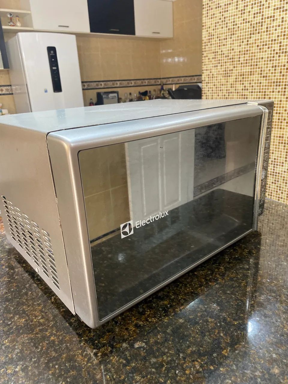 Microondas Electrolux - defeito 64168545184897120