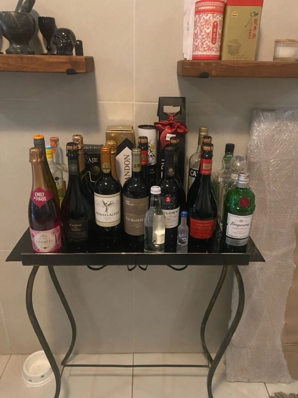 Mesa de apoio, lateral, bar com tampo de vidro