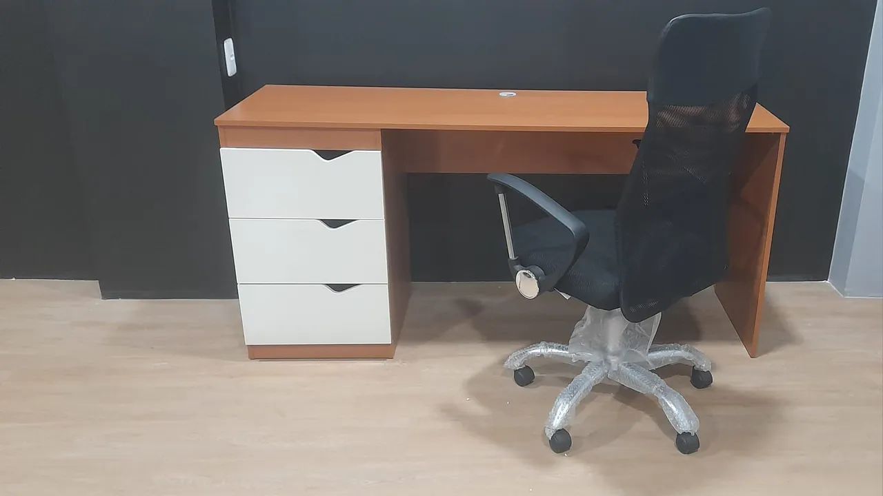 Conjunto mesa e cadeira  - Foto 2