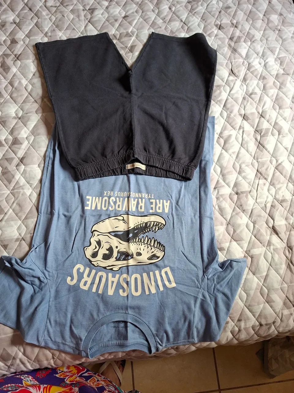 Conjunto Pijama Dinossauros - Menino