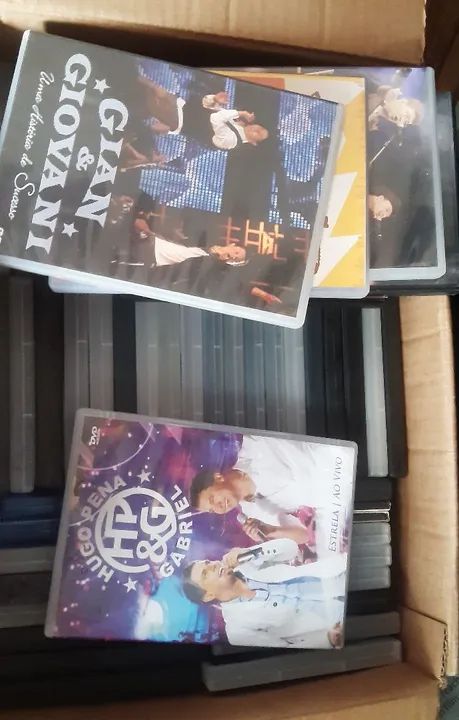 ALO COLECIONADOR  LOTE DE CDs É DVDS  de Música Sertaneja - E UM  APARELHO DE DVD   - Foto 6