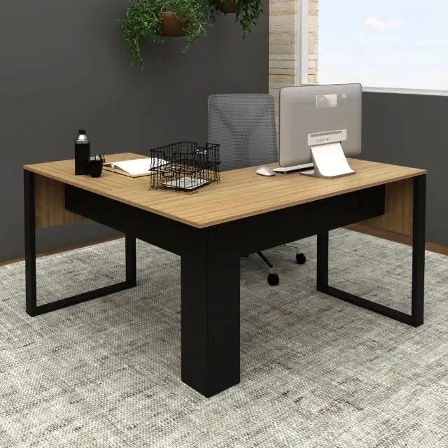 L-shaped Desk with Skirt/Base in Square Tube/136LX74.5AX136D-Top Sizes: 60D, R$684.79!