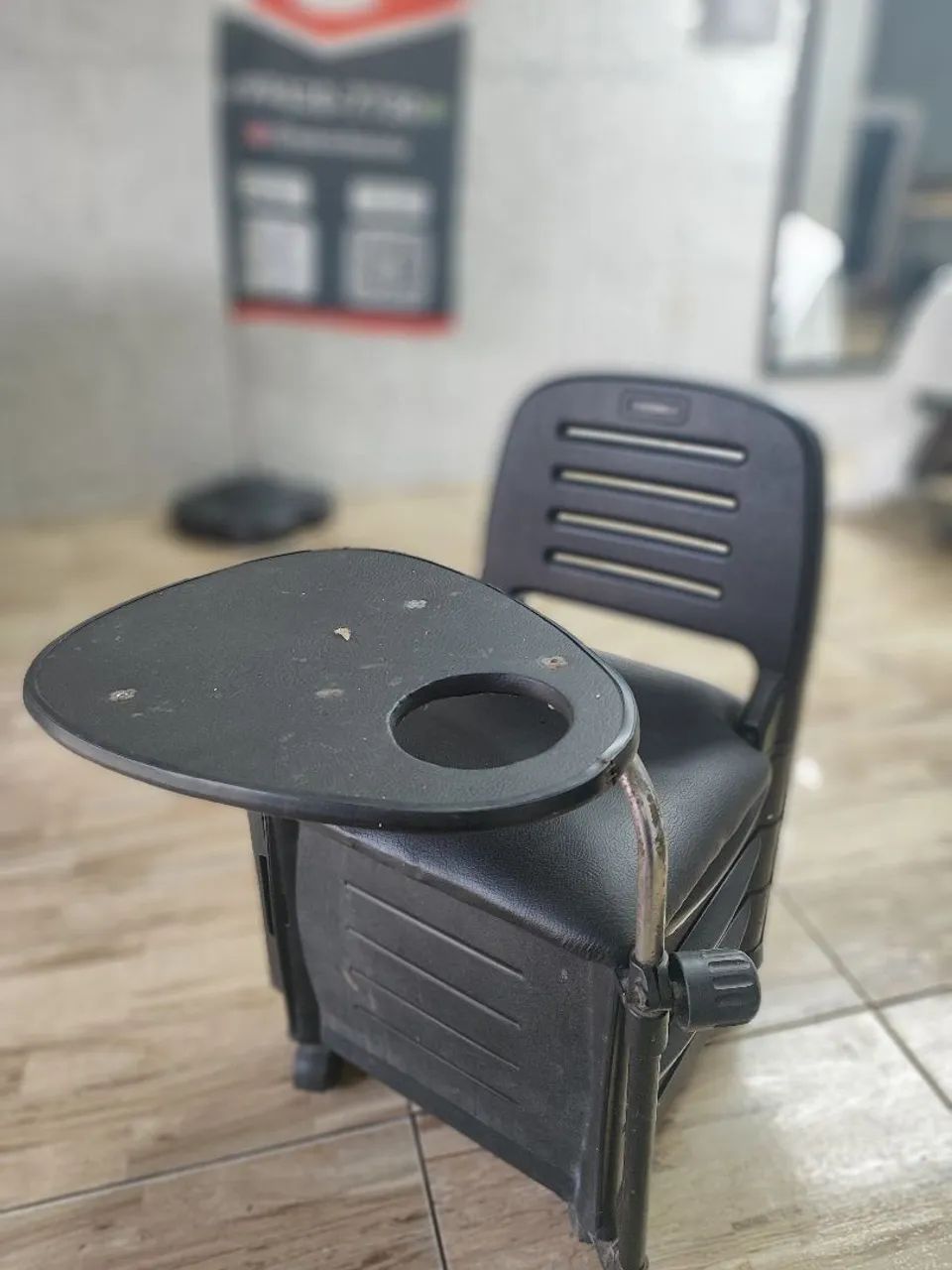 VENDO POLTRONA PARA MANICURE  - Foto 2