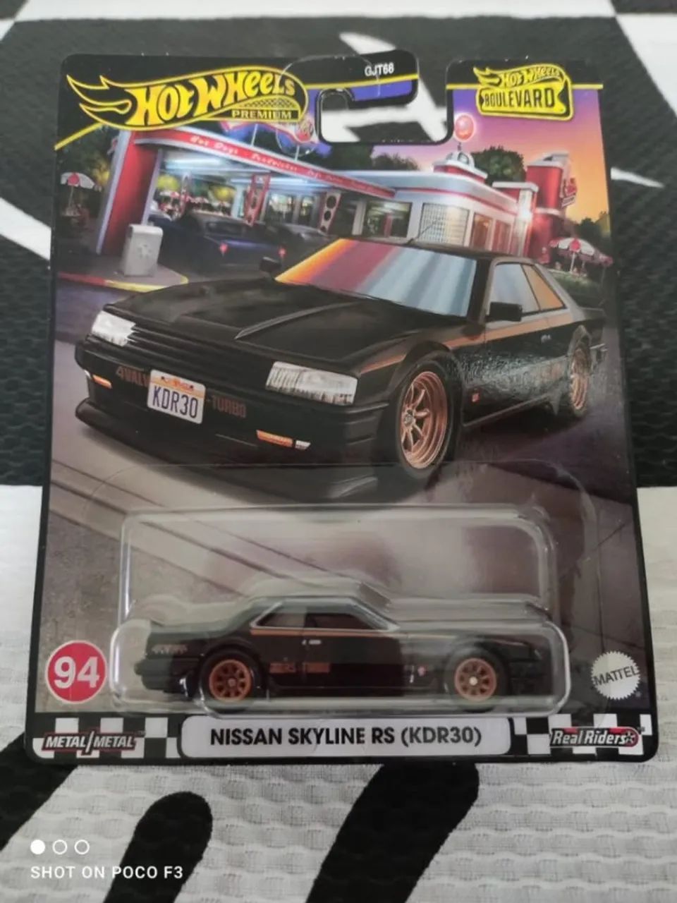 Hot Wheels Premium Boulevard Nissan Skyline Rs (Kdr30)