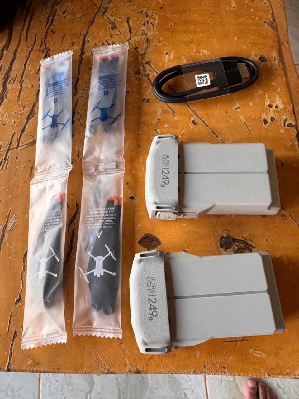 OPORTUNIDADE - ACESSÓRIOS DRONE DJI MINI 3 - BATERIA - HÉLICES - BOLSA - CABO TIPO C