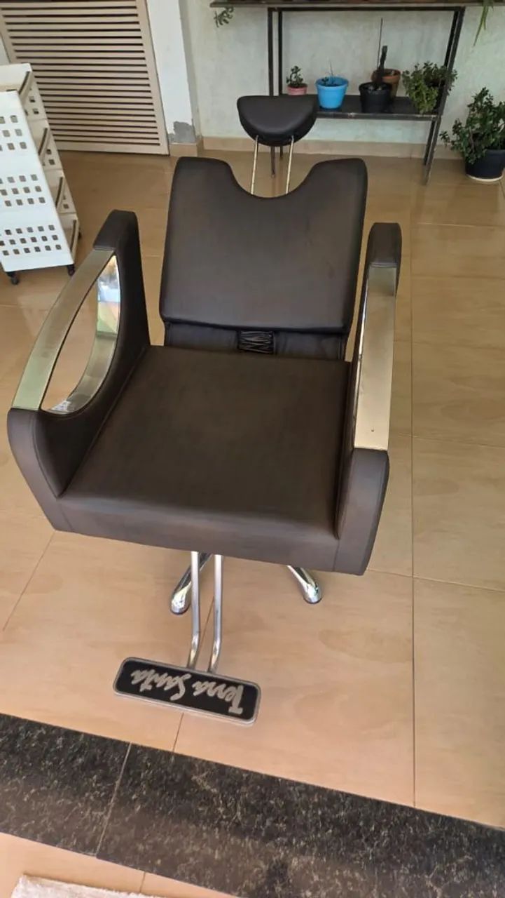 2 Cadeiras de  barbearia terra santa (1100 cada) - Foto 4