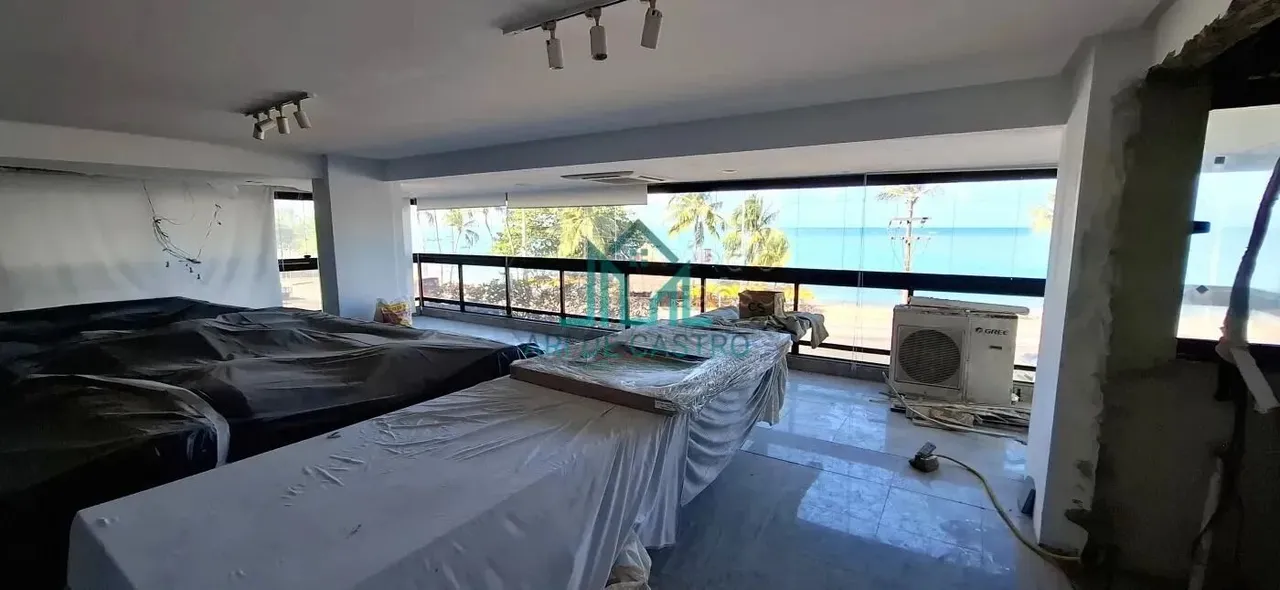 Apartamento Beira-mar em Maceió, 1 por andar com 5 Suítes com 298m² na Praia de Ponta Verd