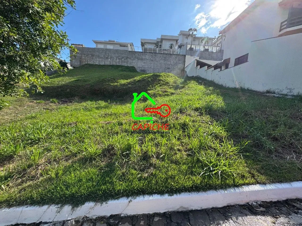 Terreno à venda em condomínio, 450m², Vinhedo-SP, bairro Paiol Velho. Aproveite essa oport
