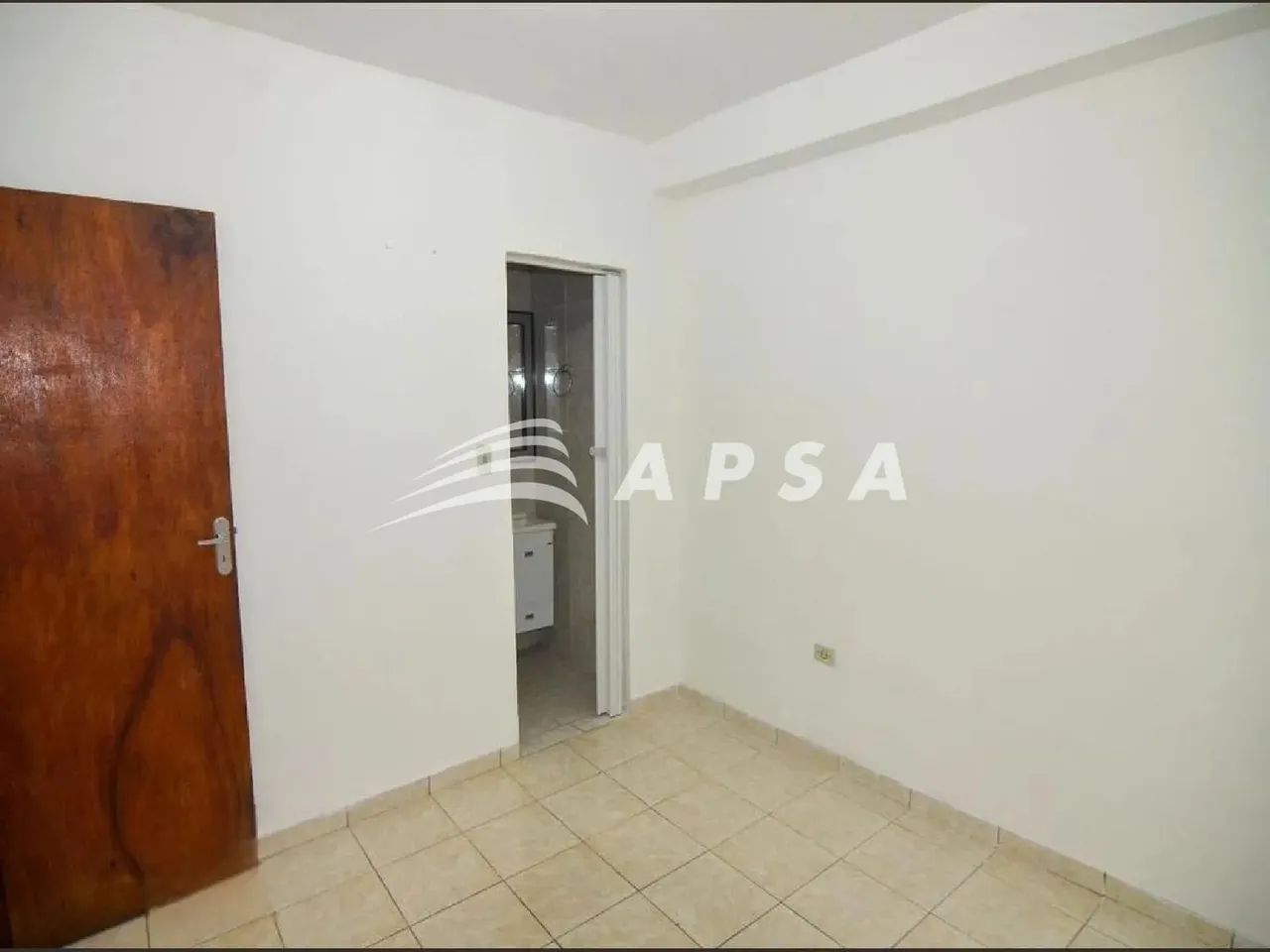 NO CORAÇÃO PULSANTE DO RIO DE JANEIRO, ESSA CASA RECÉM-REFORMADA NO CENTRO É UMA OPORTUNID - Foto 5