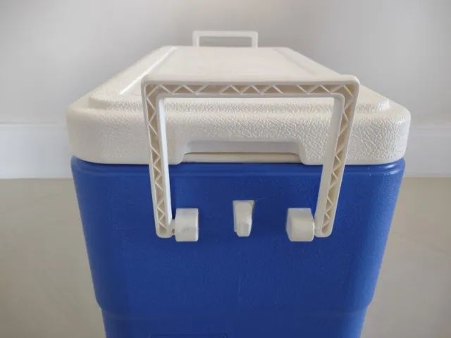 Caixa Térmica Coleman azul de 26,5 Litros - Nunca utilizada! - Foto 5