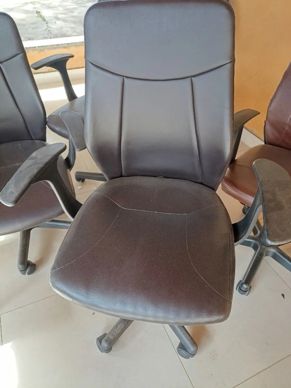 Cadeira de Escritório Executiva - Conforto e Ergonomia
