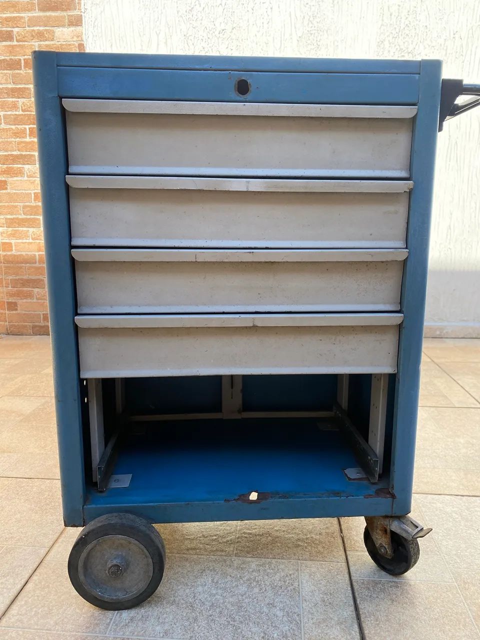 Carrinho de ferramenta 64961596355585122