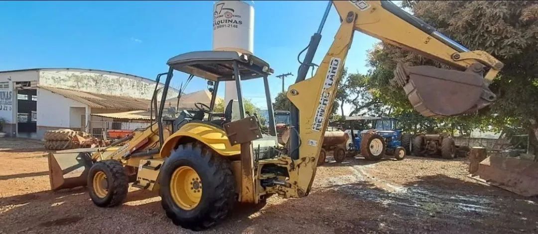 Retroescavadeira Amarela para Construção - Foto 5