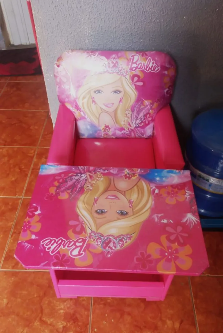 Conjunto Infantil Cadeira e Mesa Barbie