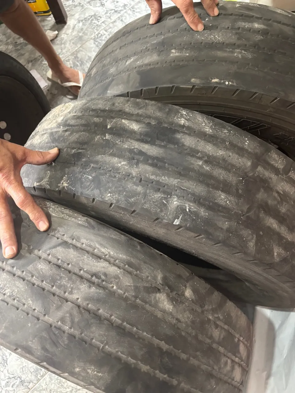 Pneu de 3/4 710 aro 17,5