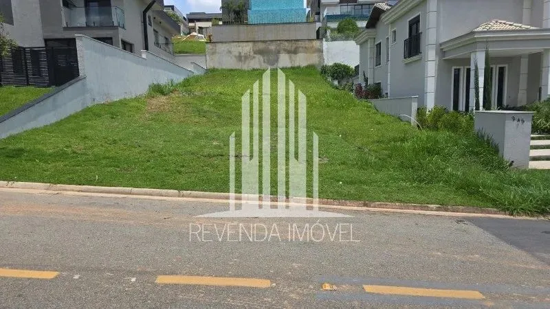 Terreno em Condomínio à Venda em Alphaville, Santana de Parnaíba-SP: 490m² de Área!