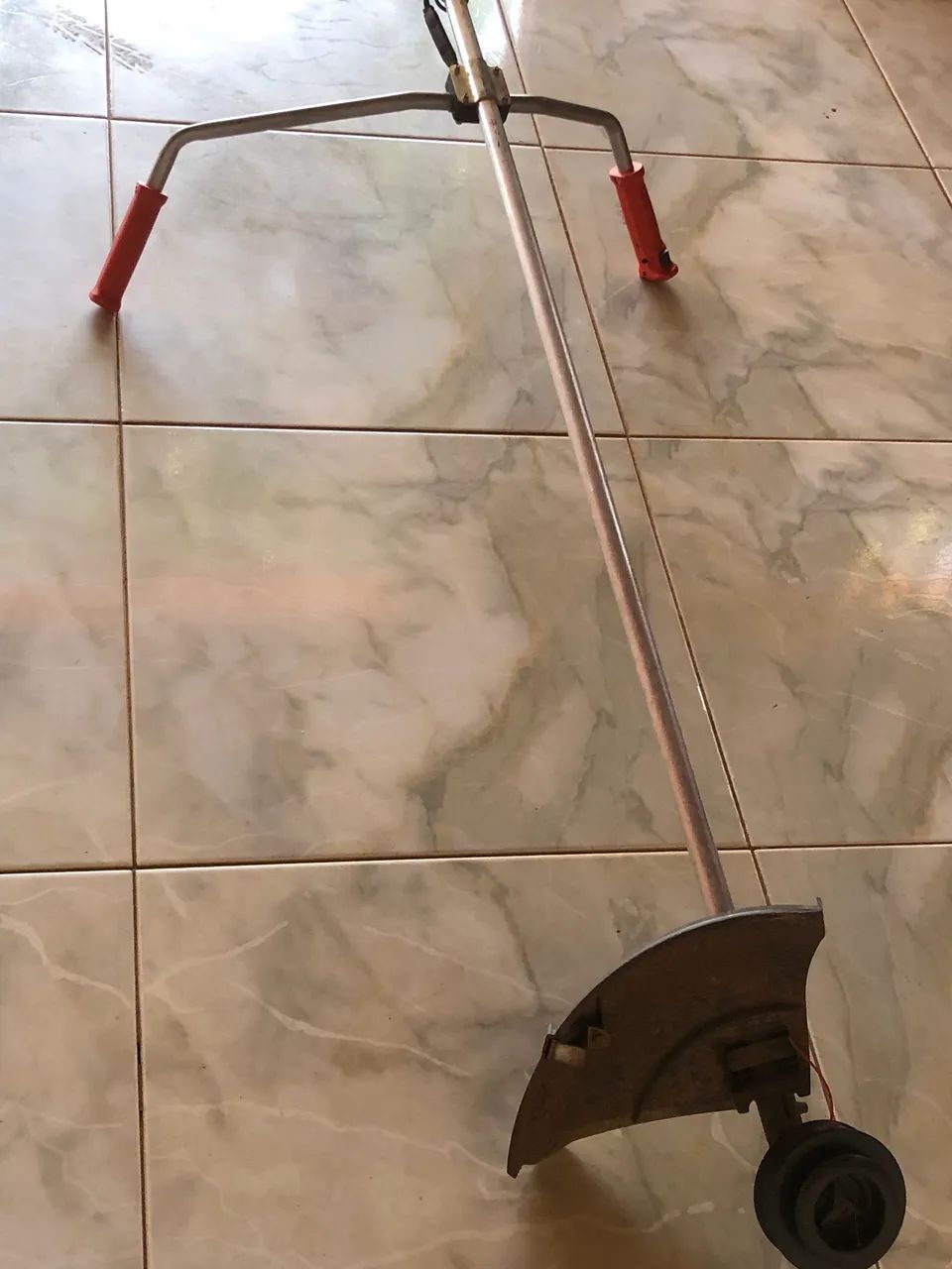 Roçadeira Cortador De Grama Lira Re1000,220V