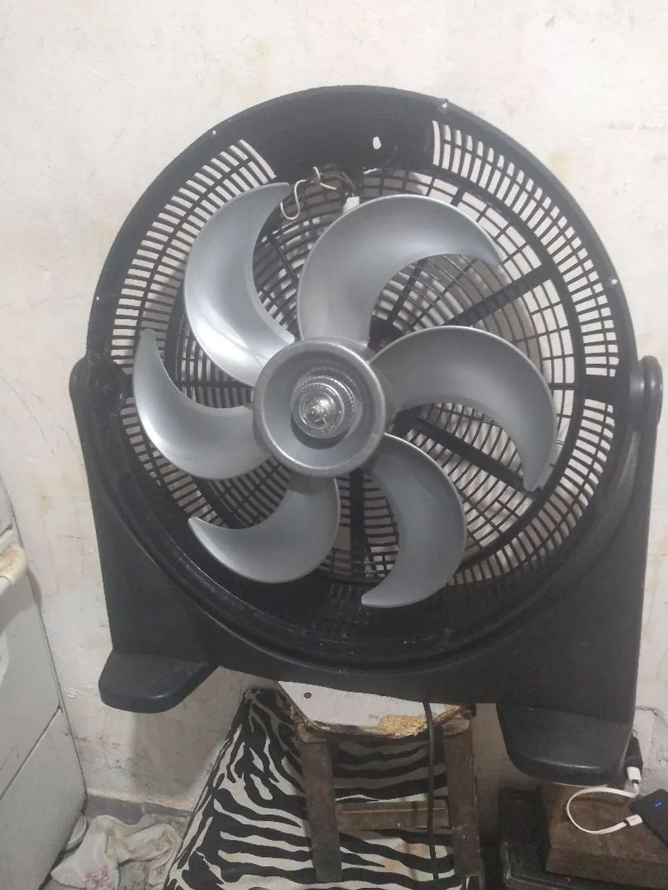 Ventilador de chão potente e silencioso
