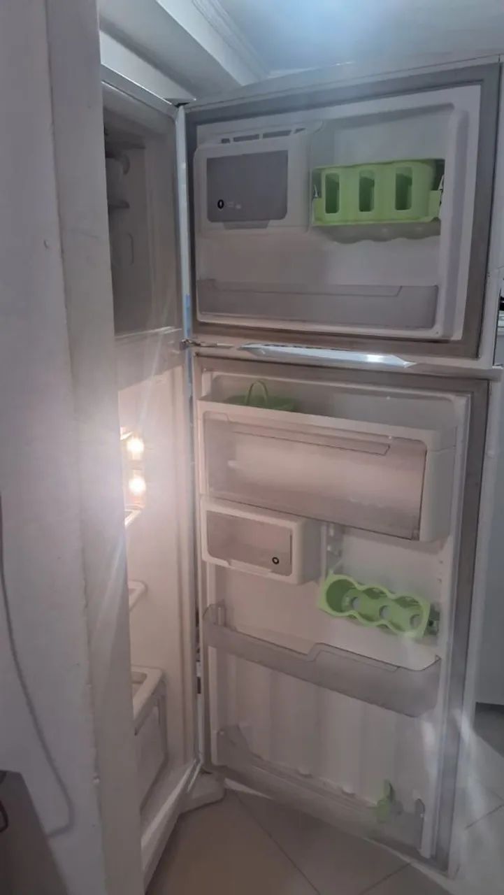 Vendo geladeira  - Foto 2
