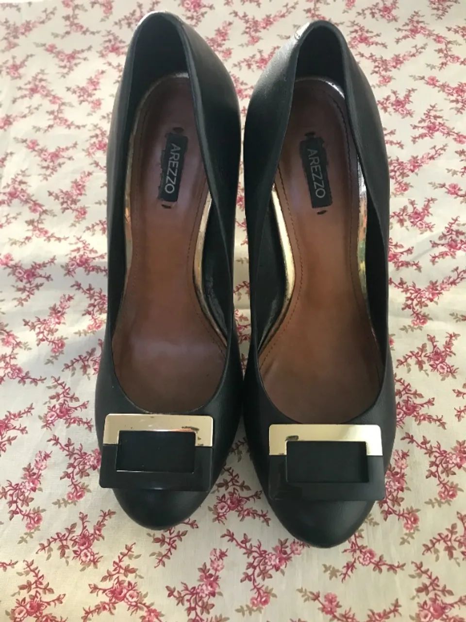 Scarpin Preto Com Fivela Arezzo (Usado)
