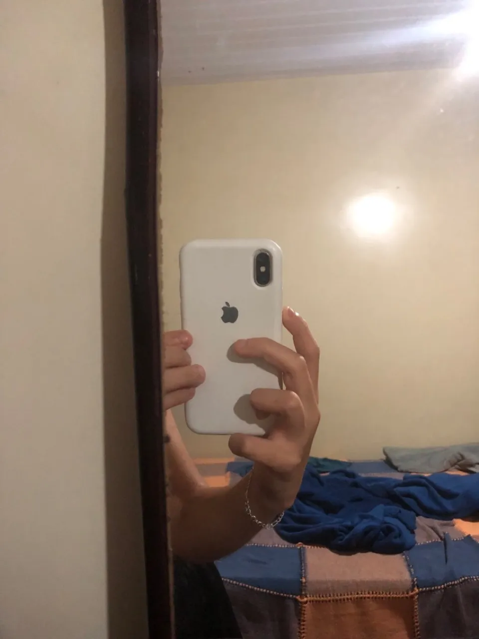 Vendo iPhone XS só está quebrado a trazeira mais é bem pouco