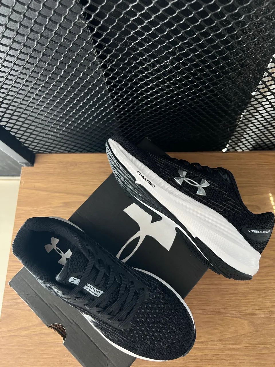 Tênis Under Armour Corrida Charged Original  - Foto 6