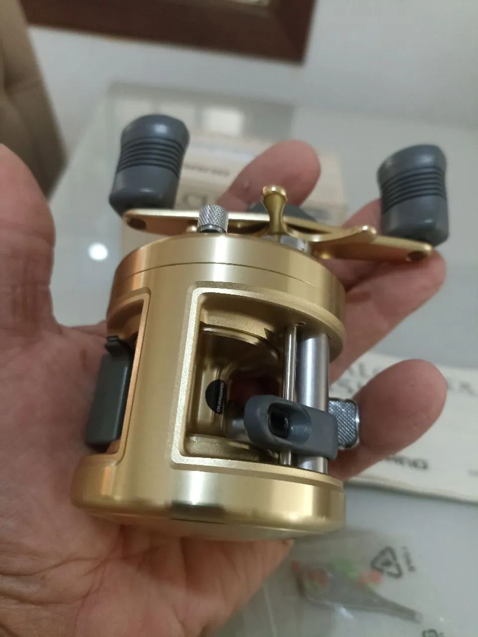 Carretilha  Shimano Calcutta 251 nova - Foto 2