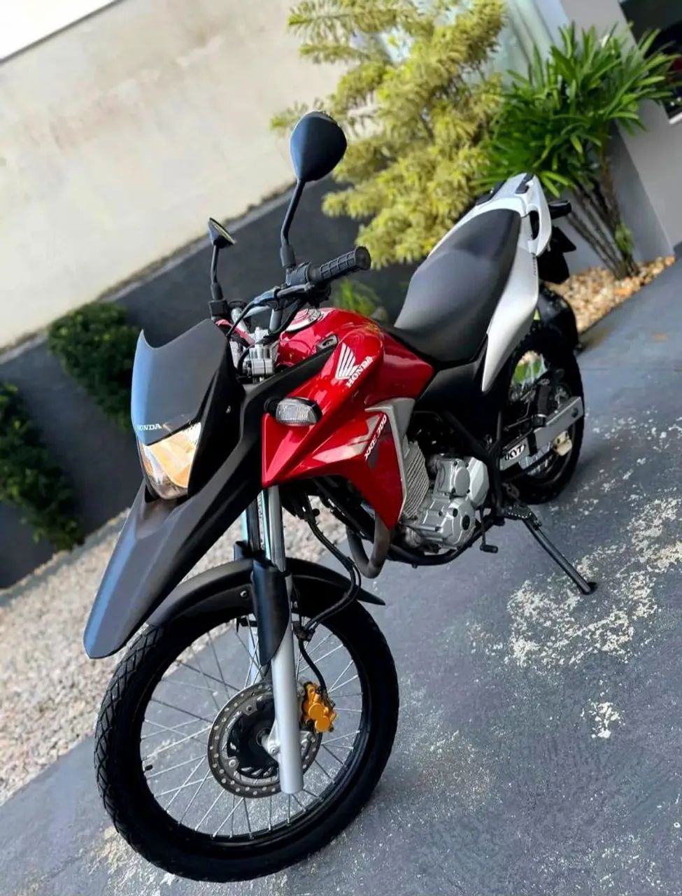 XRE 300 2015