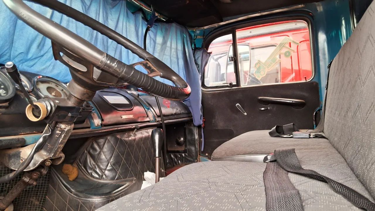 Ônibus 1113 ano 73 BAÚ com suspensor a ar  - Foto 4