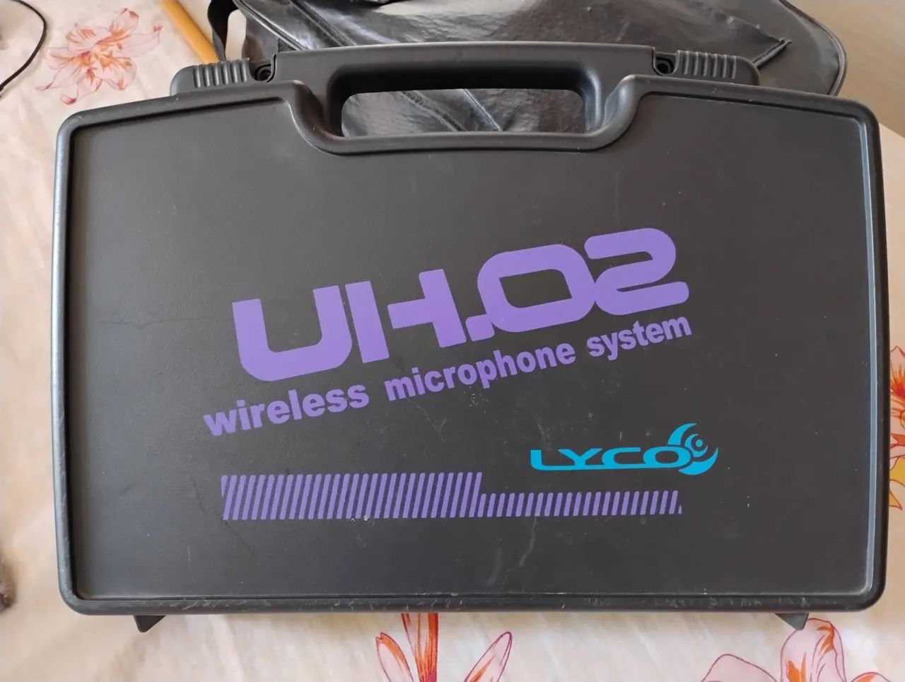 Microfones UH.02 com defeito 