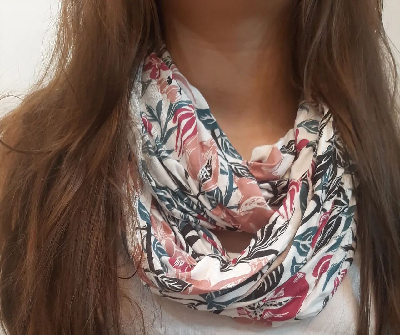 Lenço infinito multifuncional floral HERING - Foto 4