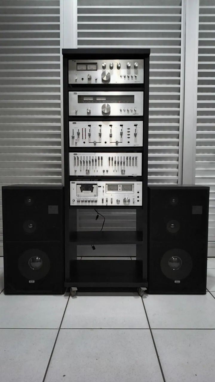 Estúdio 6060 com Rack e par de caixas 