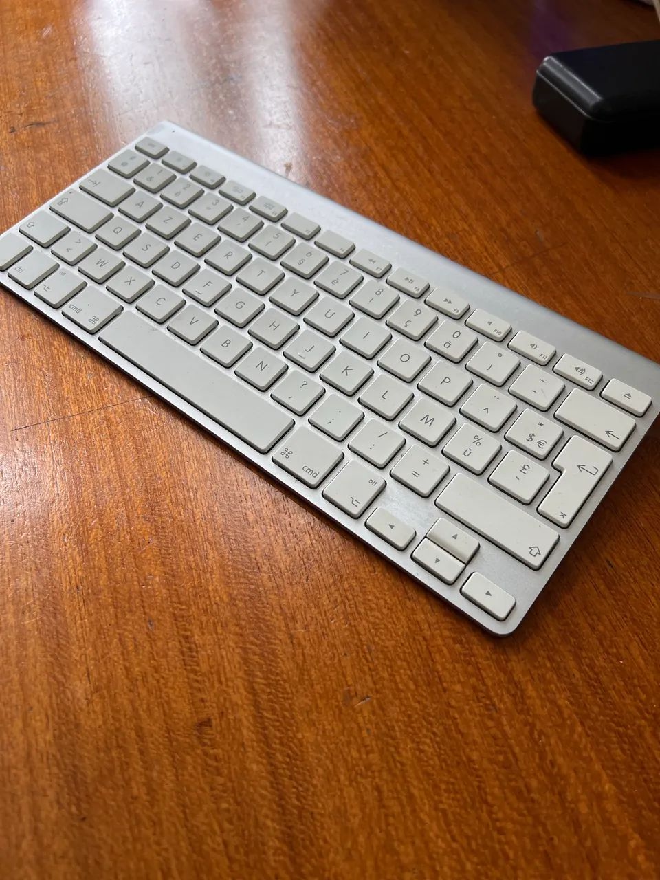 Teclado Apple A1314 Magic Keyboard Azerty445600495924029440