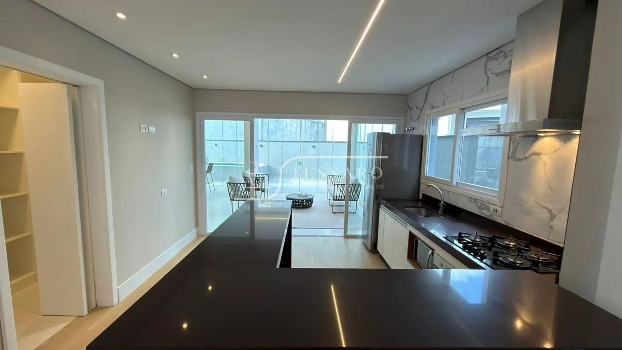 Casa Condomínio Fecahdo 289m 3 Suítes e 4 vagas de Carro Aruja - Sp - Foto 2