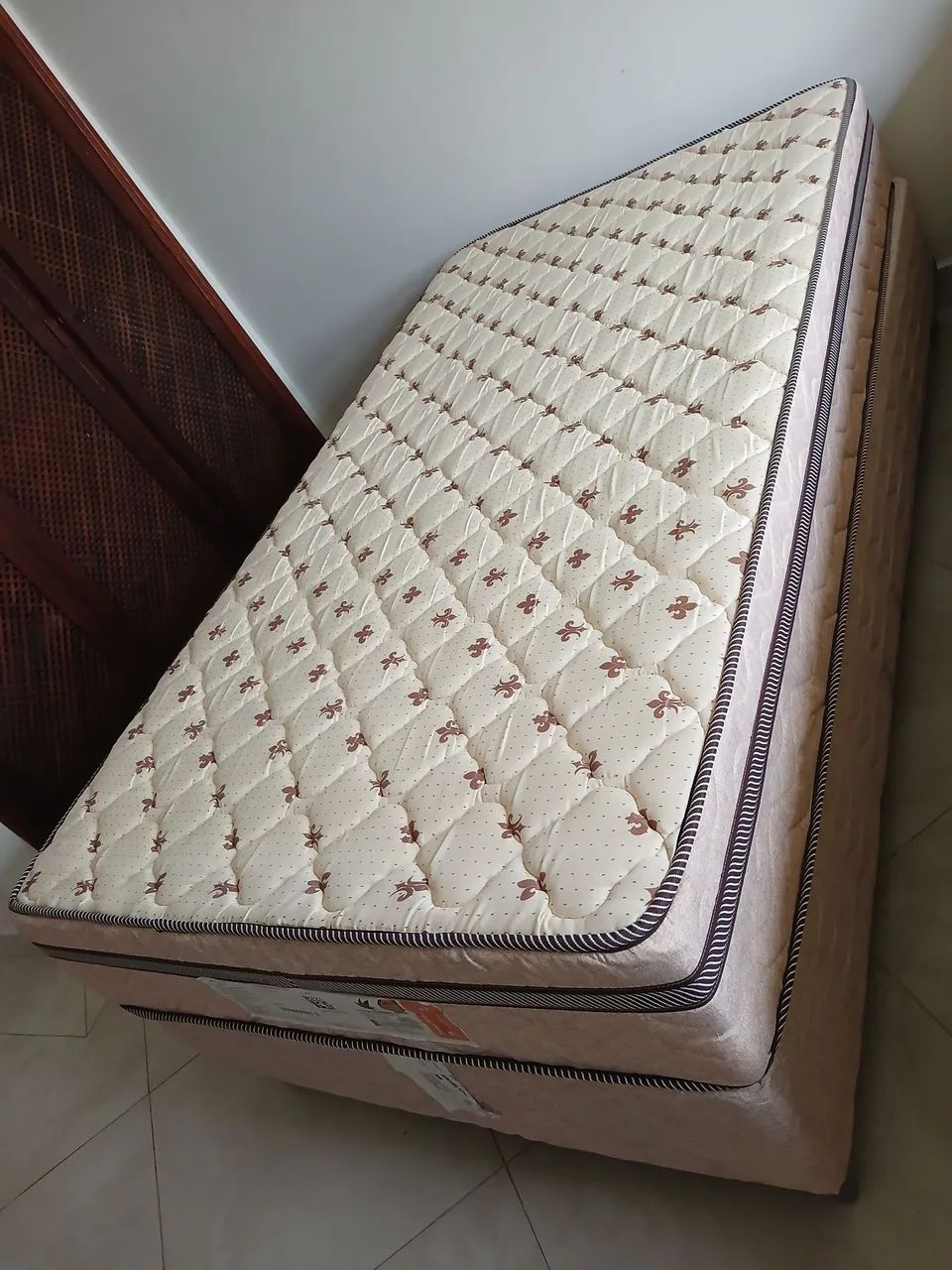 Cama box solteirão