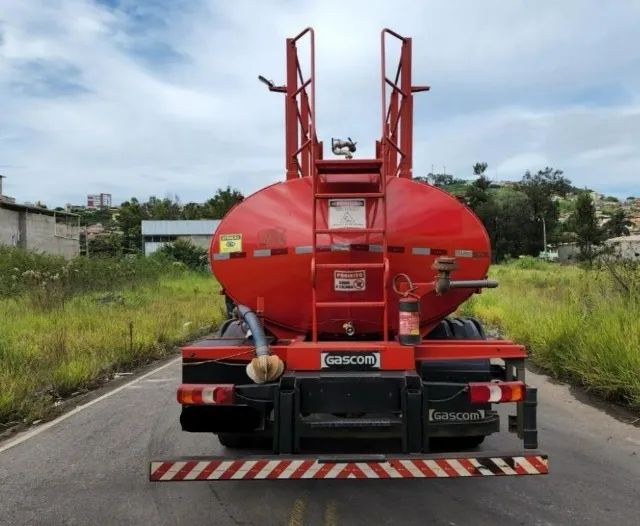 Mb Atego 1719 4x2 - 2016 Tanque pipa     - Foto 4