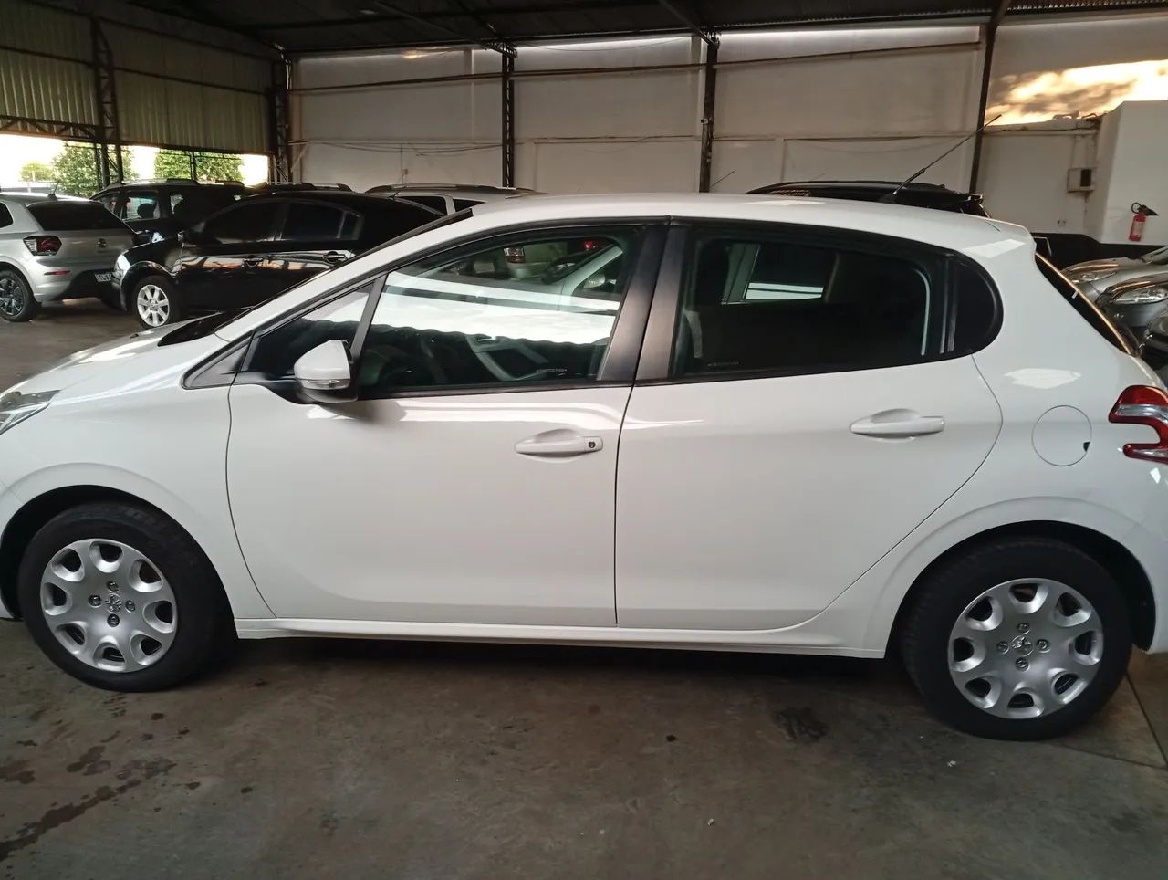 Peugeot 208 Active/active Pack 1.5 Flex 8V 5P 2015 - Foto 4