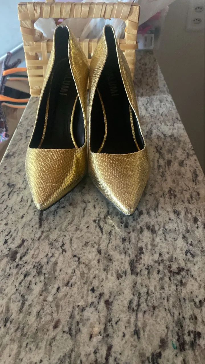 Scarpin dourado novo  - Foto 2