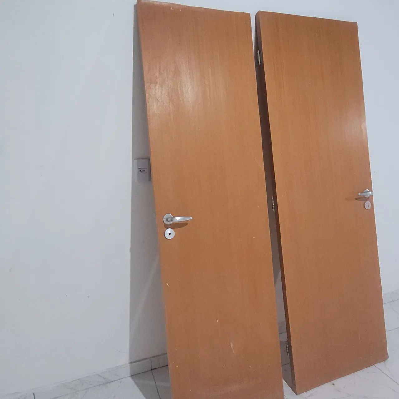 2 Portas Semi Oca  70x2.10 e 60x2.12 1