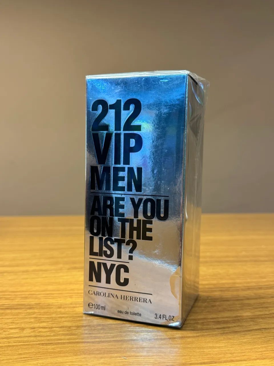 Vendo ou troco PERFUME 212VIP 100ML LACRADO  - Foto 2